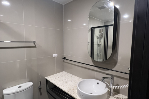Condo in Bangkok, Thailand, 2 bedrooms  № 185741 - photo 2