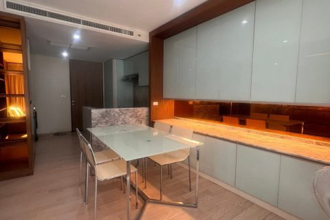 Condo in Khlong Toei, Bangkok, Thailand, 2 bedrooms  № 147862 - photo 1