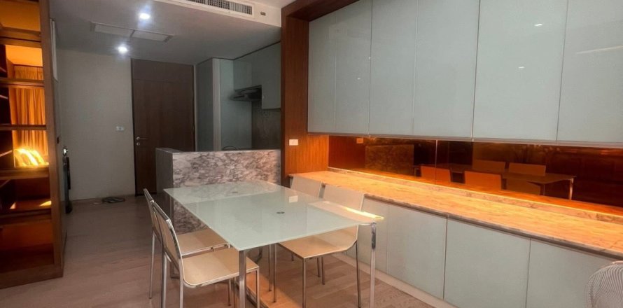 Condo in Khlong Toei, Bangkok, Thailand, 2 bedrooms  № 147862