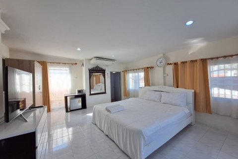 House in Hua Hin, Thailand 6 bedrooms № 147867 - photo 2