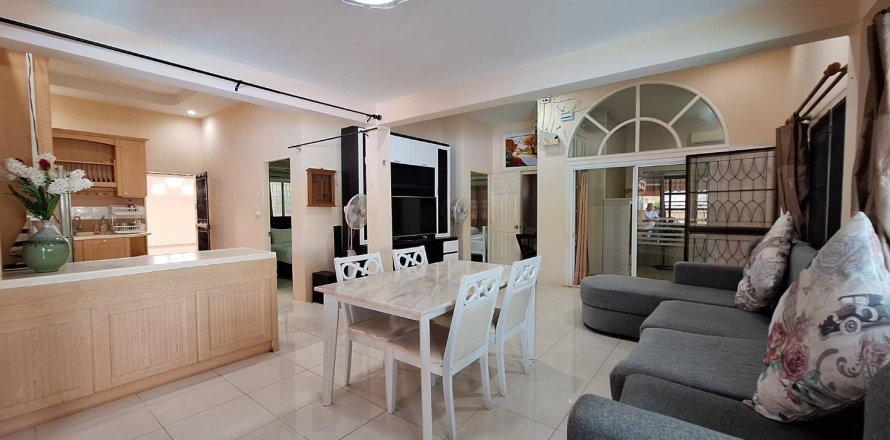 House in Hua Hin, Thailand 6 bedrooms № 147867