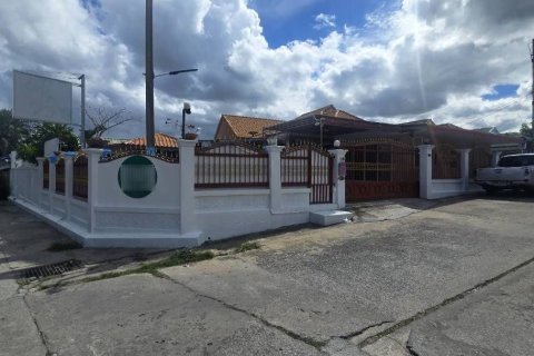 House in Hua Hin, Thailand 6 bedrooms № 147867 - photo 2