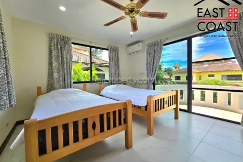 Casa de 4 dormitorios en Pattaya, Tailandia № 212668 - foto 30