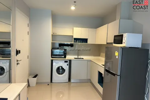 Condominio de 2 dormitorios en Pattaya, Tailandia № 212670 - foto 3