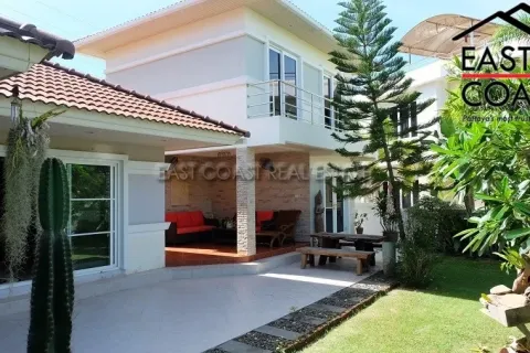 Casa de 4 dormitorios en Pattaya, Tailandia № 212669 - foto 7