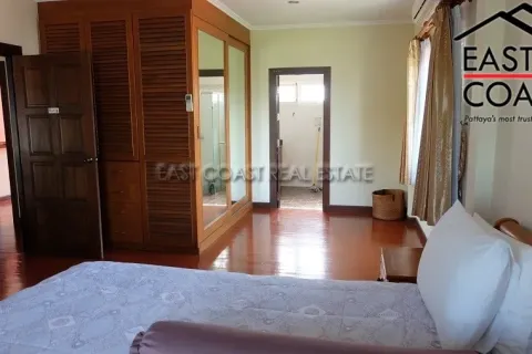 Casa de 4 dormitorios en Pattaya, Tailandia № 212669 - foto 13