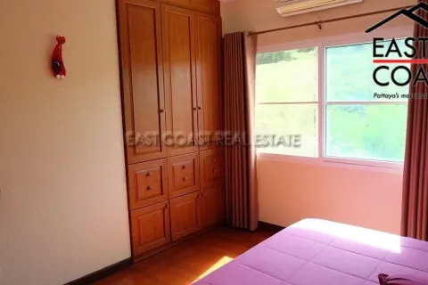 Casa de 4 dormitorios en Pattaya, Tailandia № 212669 - foto 16