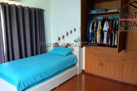 Casa de 4 dormitorios en Pattaya, Tailandia № 212669 - foto 18