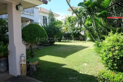 Casa de 4 dormitorios en Pattaya, Tailandia № 212669 - foto 4