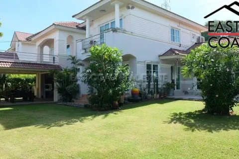 Casa de 4 dormitorios en Pattaya, Tailandia № 212669 - foto 6