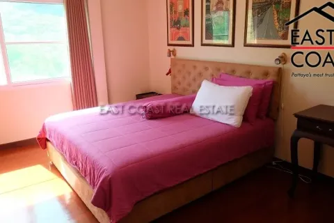 Casa de 4 dormitorios en Pattaya, Tailandia № 212669 - foto 15