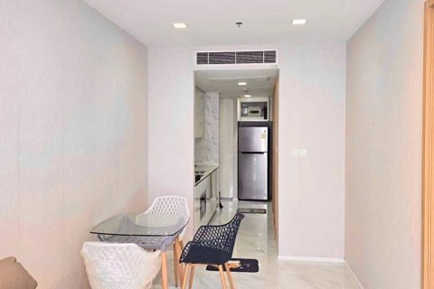 Condo à Watthana, Bangkok, Thaïlande, 2 chambres  № 172006 - photo 14