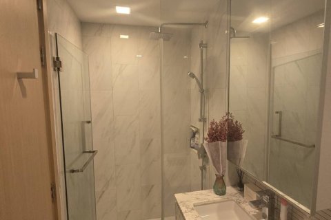 Condo à Watthana, Bangkok, Thaïlande, 2 chambres  № 172006 - photo 13