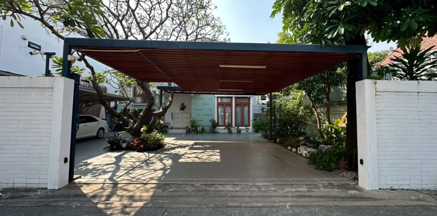 Maison à Dusit, Bangkok, Thaïlande 5 chambres № 172008