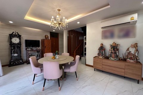 Maison à Dusit, Bangkok, Thaïlande 5 chambres № 172008 - photo 21