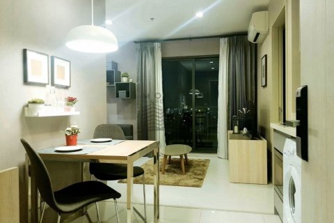 Studio dans le Condo à Khlong Toei, Bangkok, Thaïlande  № 148145 - photo 2