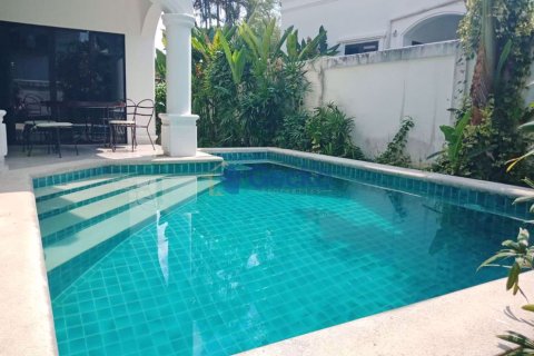 House in Pattaya, Thailand 3 bedrooms № 197032