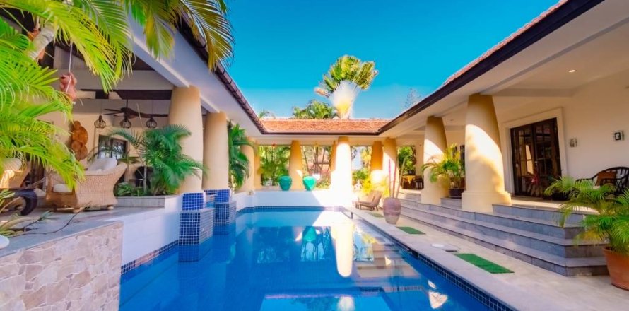Villa à Hua Hin, Thaïlande 5 chambres № 172824