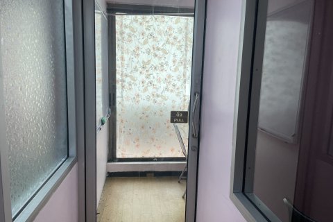 Studio in the Condo in Bang Rak, Bangkok, Thailand  № 158102 - photo 2