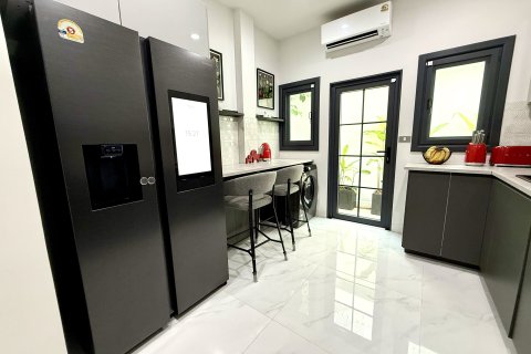 House in Phuket, Thailand 4 bedrooms № 173180 - photo 12