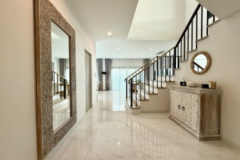 House in Phuket, Thailand 4 bedrooms № 173180 - photo 11