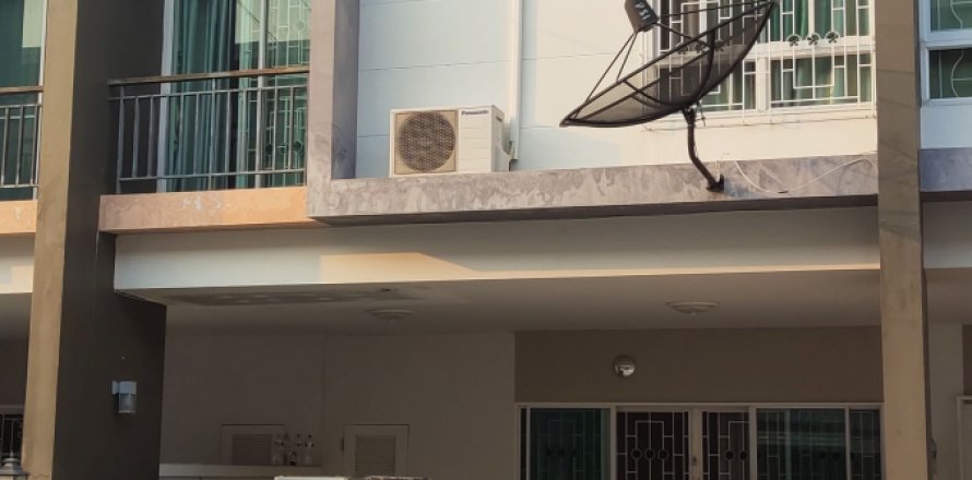 Таунхаус в Бангкхэ, Бангкок, Таиланд с 3 спальнями  № 173176