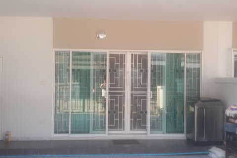 Таунхаус в Бангкхэ, Бангкок, Таиланд с 3 спальнями  № 173176 - фото 2