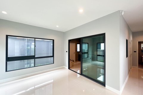 Villa in Bangkok, Thailand 4 bedrooms № 133834 - photo 9