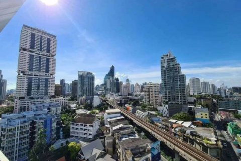 Condo in Bangkok, Thailand, 2 bedrooms  № 133828 - photo 9