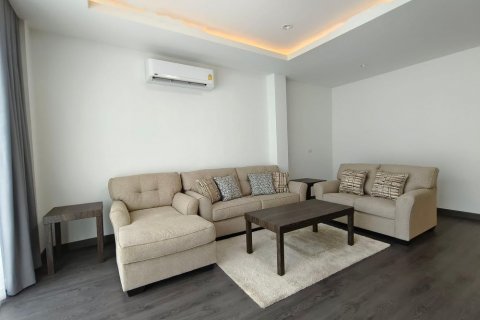 Villa in Bangkok, Thailand 4 bedrooms № 133831 - photo 28
