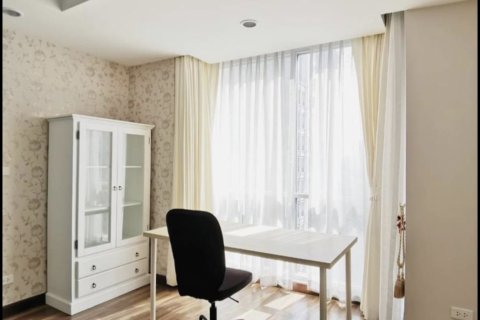 Кондоминиум с 2 спальнями в Патхум Ване, Бангкок, Таиланд № 134057 - фото 3