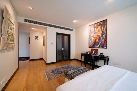 Condo in Pathum Wan, Bangkok, Thailand, 3 bedrooms № 134054 - photo 18