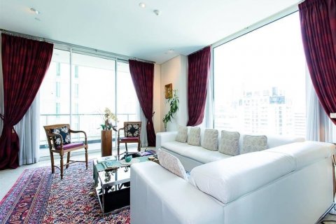 Condo in Pathum Wan, Bangkok, Thailand, 3 bedrooms № 134054 - photo 1