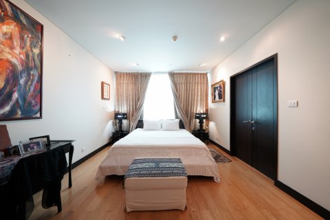 Condo in Pathum Wan, Bangkok, Thailand, 3 bedrooms № 134054 - photo 21