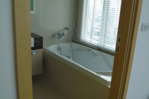Condo in Bangkok, Thailand, 2 bedrooms № 144086 - photo 9