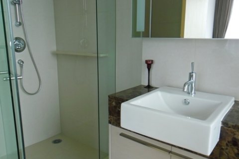 Condo in Bangkok, Thailand, 2 bedrooms № 144086 - photo 11