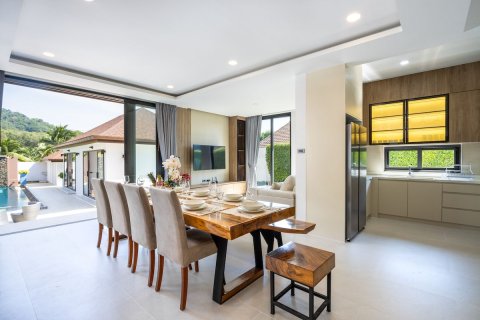 Villa in Phuket, Thailand 5 bedrooms № 155066 - photo 13