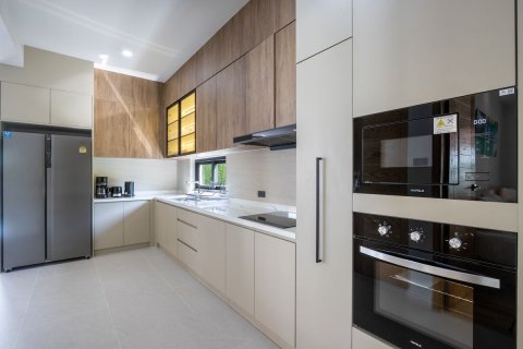 Villa in Phuket, Thailand 5 bedrooms № 155066 - photo 15