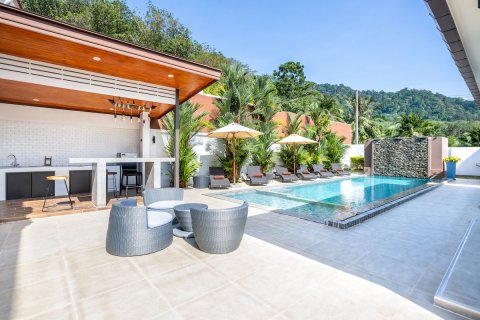 Villa in Phuket, Thailand 5 bedrooms № 155066 - photo 6