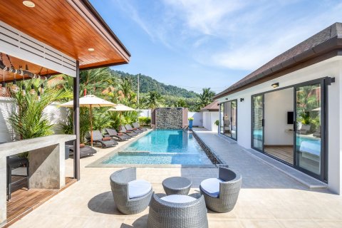Villa in Phuket, Thailand 5 bedrooms № 155066 - photo 8