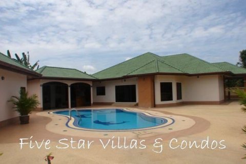 Haus in Pattaya, Thailand 4 Schlafzimmer № 223026