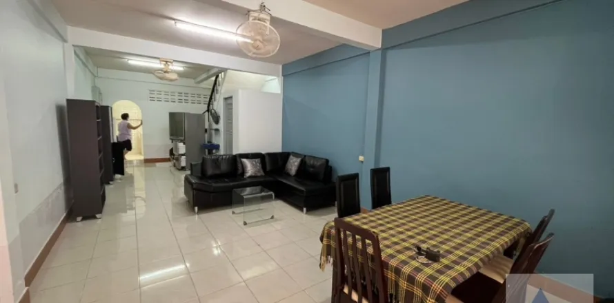 Reihenhaus in Watthana, Bangkok, Thailand 3 Schlafzimmer № 215444
