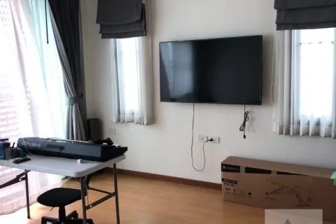 Reihenhaus in Phra Khanong, Bangkok, Thailand 4 Schlafzimmer № 215442 - Foto 4