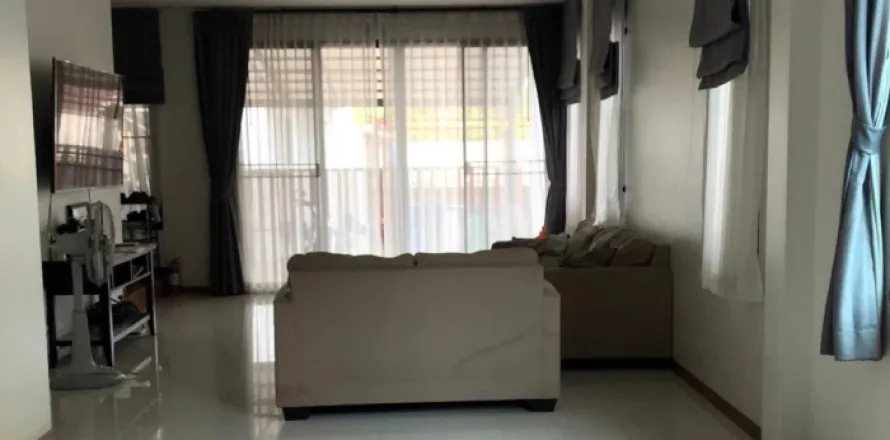 Reihenhaus in Phra Khanong, Bangkok, Thailand 4 Schlafzimmer № 215442