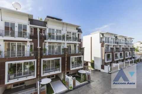 Townhouse à Sathon, Bangkok, Thaïlande 3 chambres № 215447