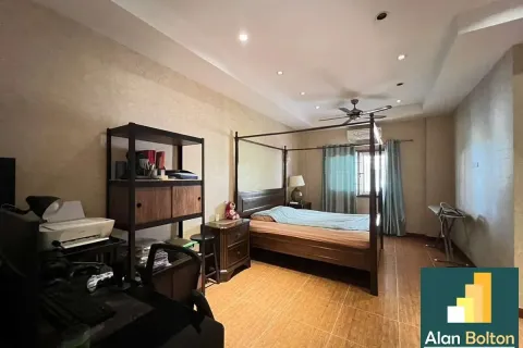 Casa de 4 dormitorios en Pattaya, Tailandia № 211280 - foto 19