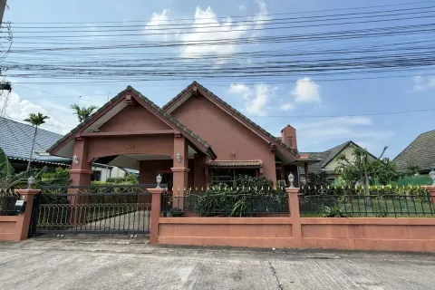 Casa de 4 dormitorios en Pattaya, Tailandia № 211280 - foto 22