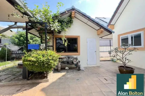 Casa de 4 dormitorios en Pattaya, Tailandia № 211280 - foto 9