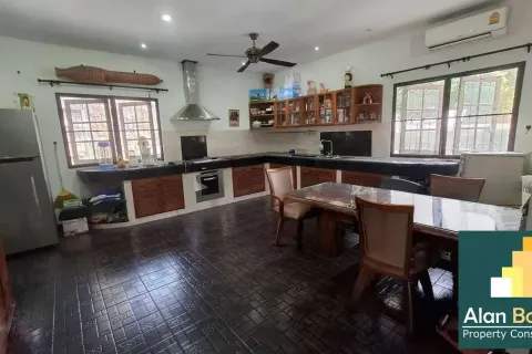 Casa de 3 dormitorios en Pattaya, Tailandia № 211278 - foto 3