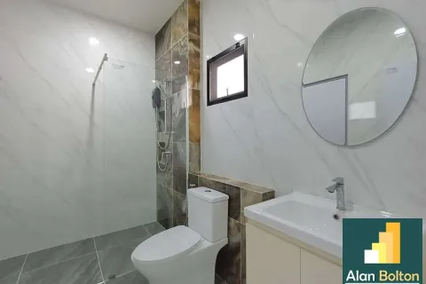 Casa de 5 dormitorios en Pattaya, Tailandia № 211279 - foto 18